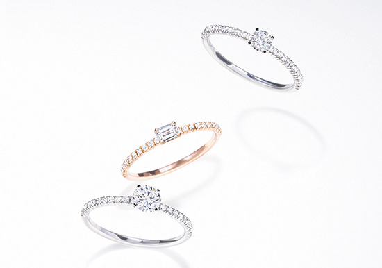 華奢なアームが特徴の“エタンセル ドゥ カルティエ”は2016年に発売。センターストーンは、ピンクゴールドがエメラルドカット（0.16カラット）、プラチナはラウンドブリリアントカット（0.18カラット～）から選べる。マリッジリングも人気。T. Deschamps & J. Claessens © Cartier